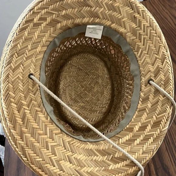 Paradise Bay 100% natural straw hat with cord. - Picture 3 of 6